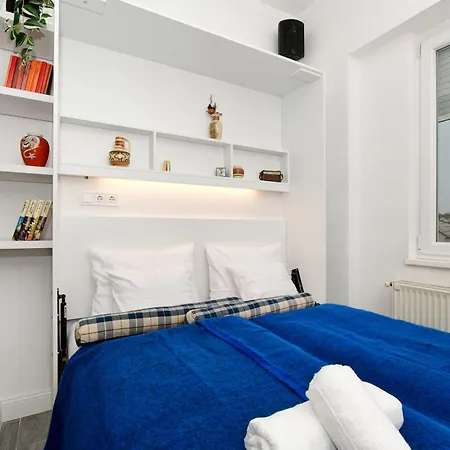 Neon Large Boutique Penthouse, Balcony Parking Close To Danube דירה בודפשט