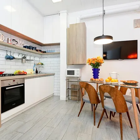 Neon Large Boutique Penthouse, Balcony Parking Close To Danube *