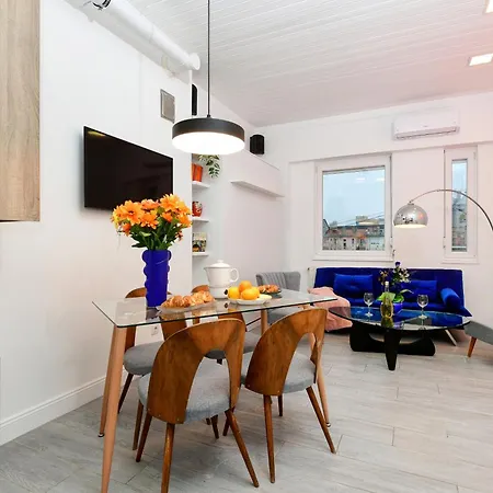 דירה Neon Large Boutique Penthouse, Balcony Parking Close To Danube *