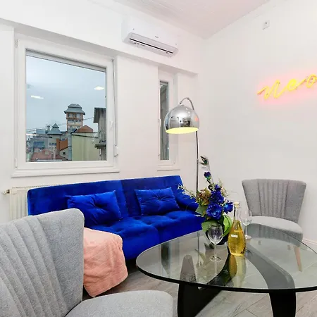 דירה Neon Large Boutique Penthouse, Balcony Parking Close To Danube *